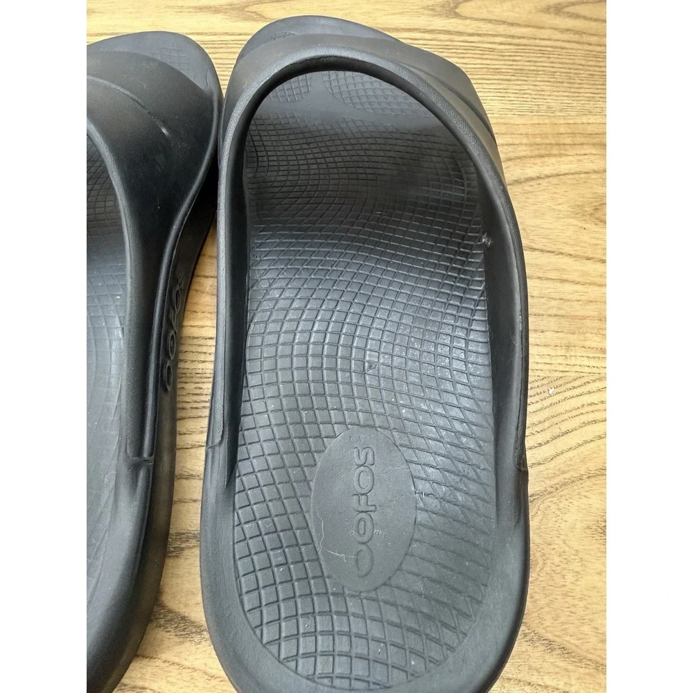 Oofos OOahh Mens 11 /Women 13 Black Beach Walking Outdoor Recovery Slide Sandals